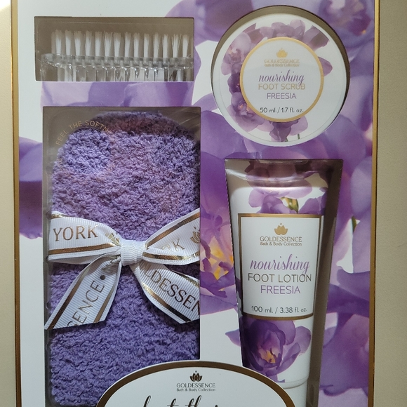 Purple Freesia soft slipper socks/freesia lotion gift packages (Goldessence) - Picture 2 of 3